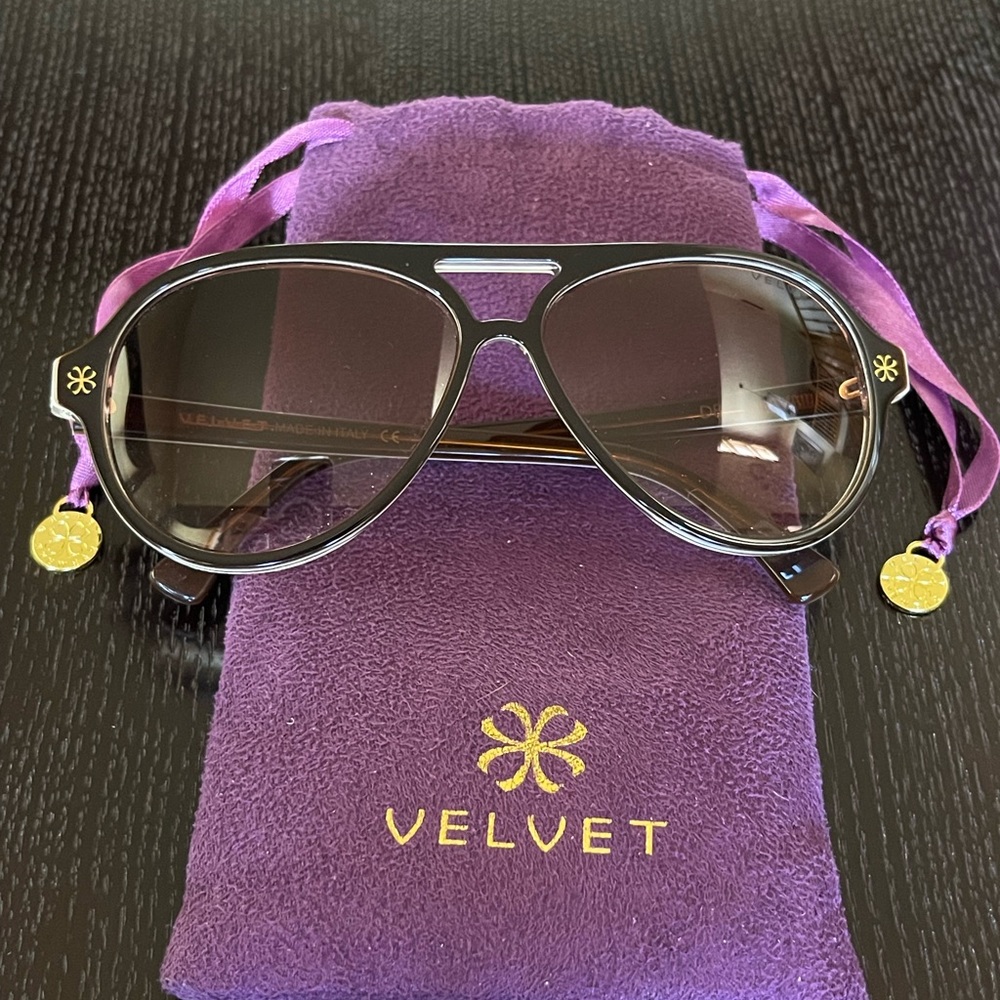 Velvet Eyewear Women’s Ava Sunglasses